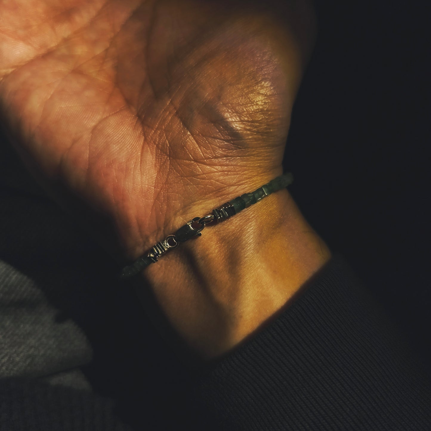 音無 · 風のような影、無音の美 (かぜのようなかげ、むおんのび)(EV-250201-A)