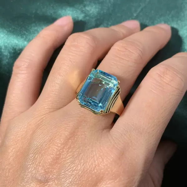 Vintage 16ctw Emerald Cut Aquamarine Ring