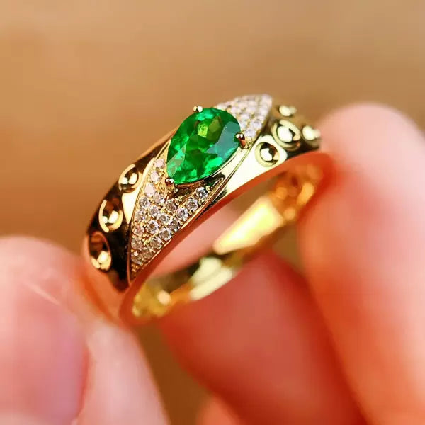 3ctw Pear Cut Emerald Engagement Ring