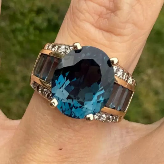 Vintage 6.2ctw Oval Cut Blue Topaz Ring