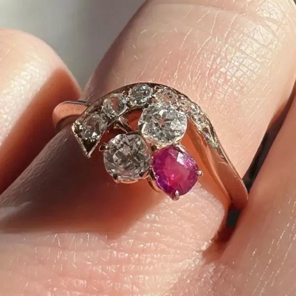 Vintage 1.5ctw Round Cut White Sapphire & Ruby Trilogy Clover Ring