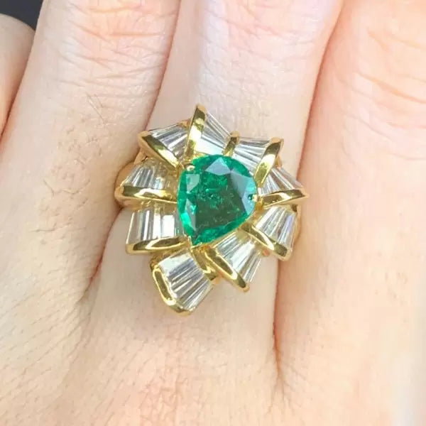 Vintage 3.5ctw Pear Cut Emerald Ring