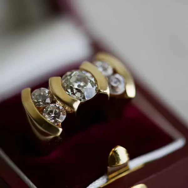 2.8ctw Round Cut White Sapphire Engagement Ring