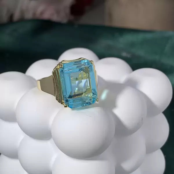 Vintage 16ctw Emerald Cut Aquamarine Ring