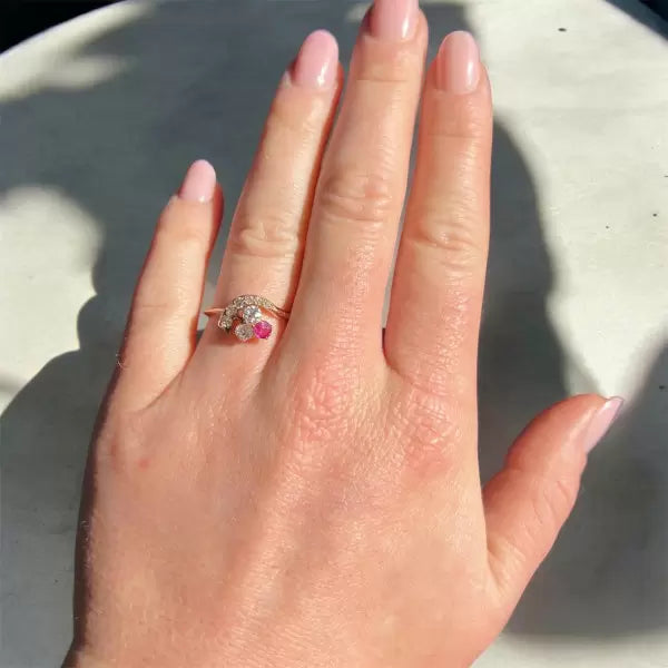 Vintage 1.5ctw Round Cut White Sapphire & Ruby Trilogy Clover Ring