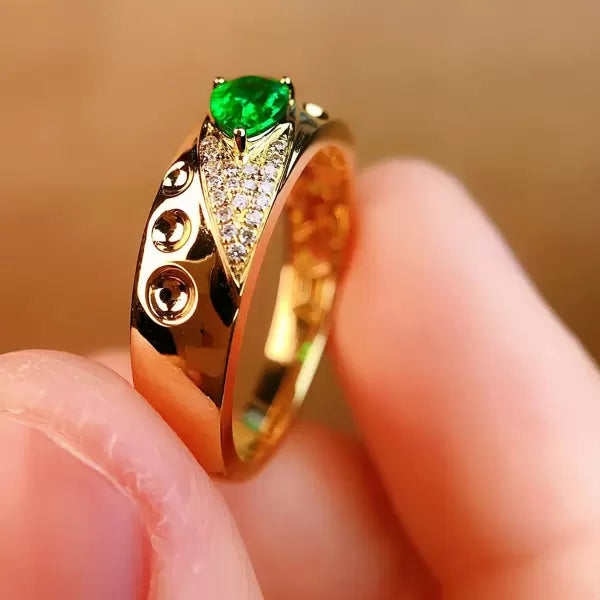3ctw Pear Cut Emerald Engagement Ring