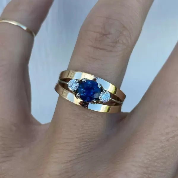 Vintage 1.5ctw Round Cut Sapphire Three-Stone Ring