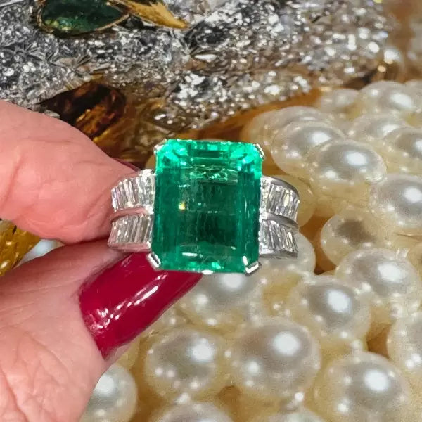 Vintage 13ctw Emerald Cut Emerald Ring