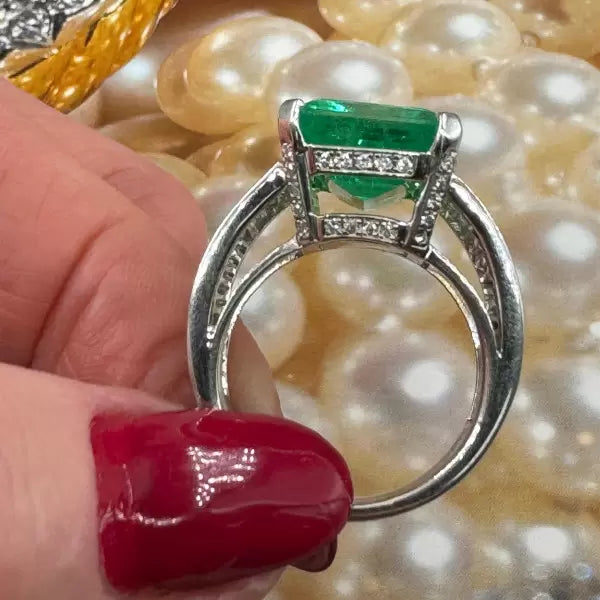 Vintage 13ctw Emerald Cut Emerald Ring