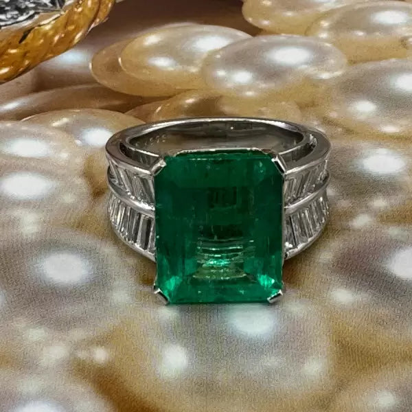 Vintage 13ctw Emerald Cut Emerald Ring