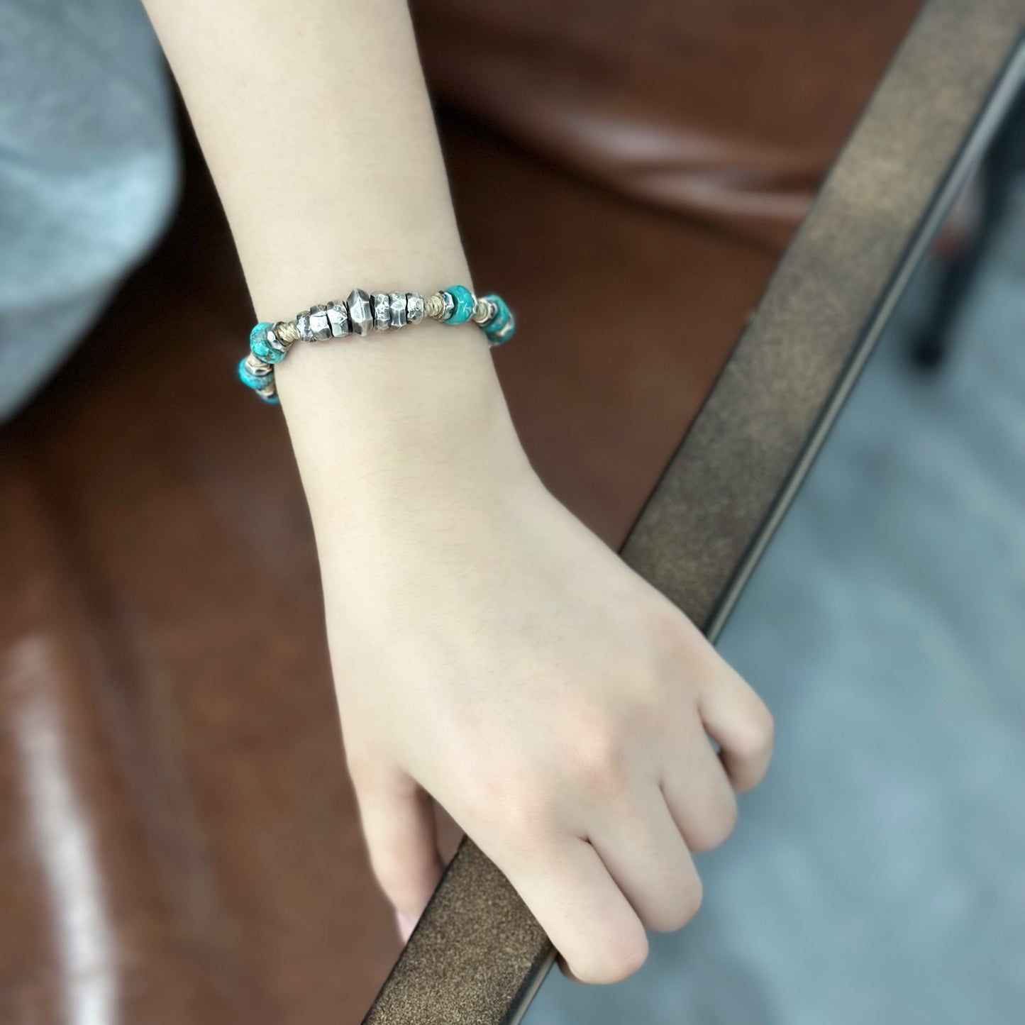 Ocean Whisper: Turquoise Hammered Sterling Silver Bracelet（YS-20251111-11）