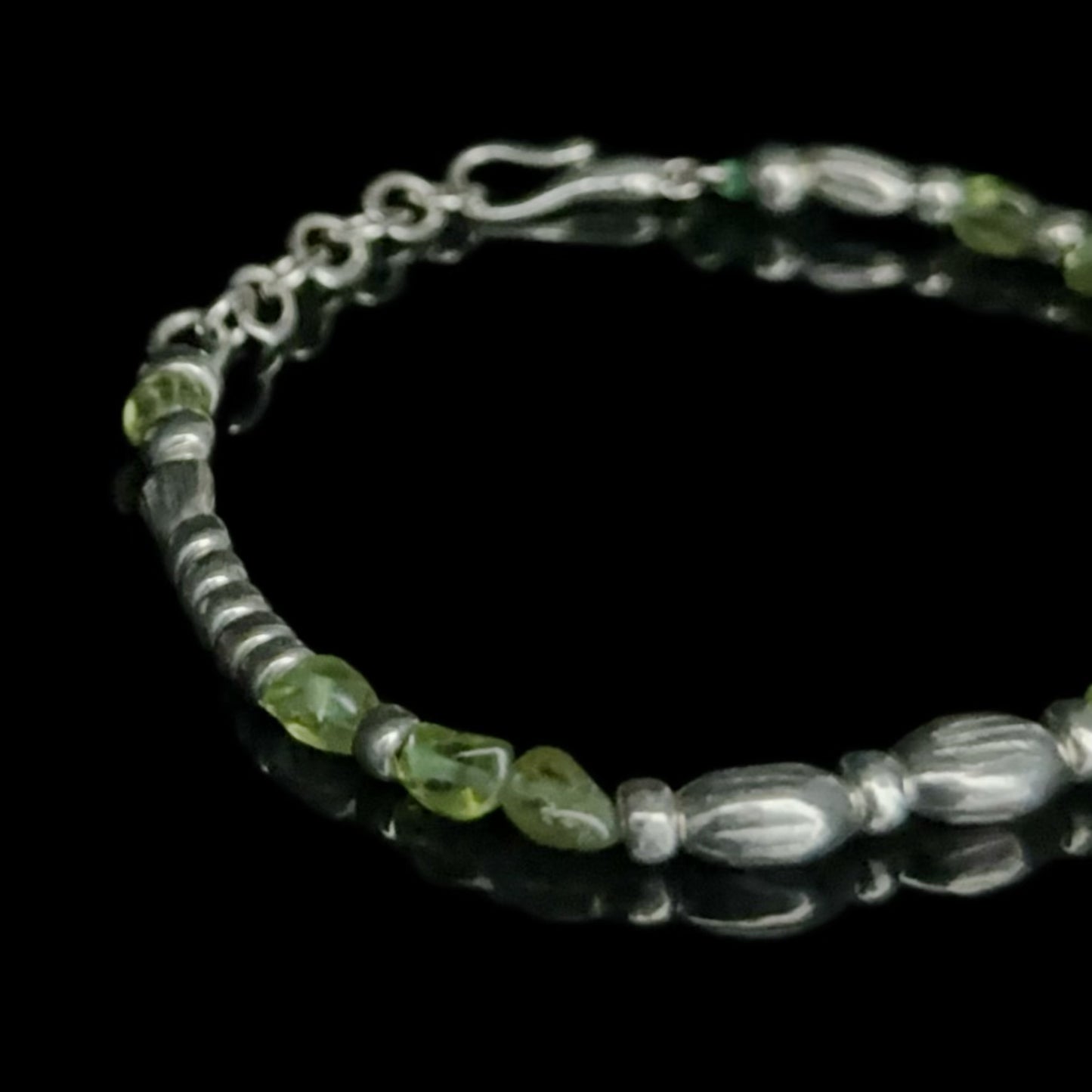 August Glow: Peridot & Sterling Silver Chain（YS-20251111-2）
