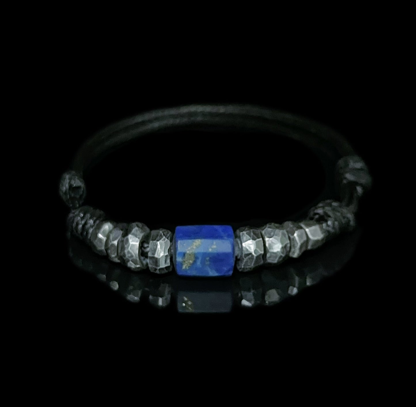 Lapis Awakening: Hammered Sterling Silver Wrap Bracelet（YS-20251111-5）