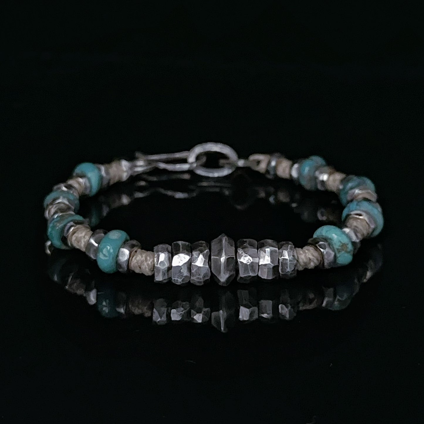 Ocean Whisper: Turquoise Hammered Sterling Silver Bracelet（YS-20251111-11）