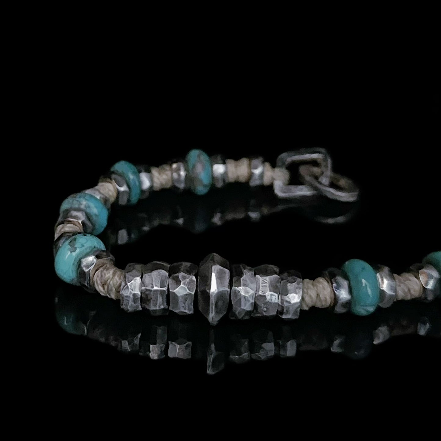 Ocean Whisper: Turquoise Hammered Sterling Silver Bracelet（YS-20251111-11）
