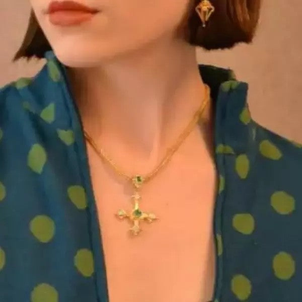 9.4Ctw Round Cut Emerald Vintage Thick Chain Cross Necklace